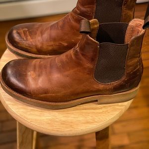 Frye Chelsea boot